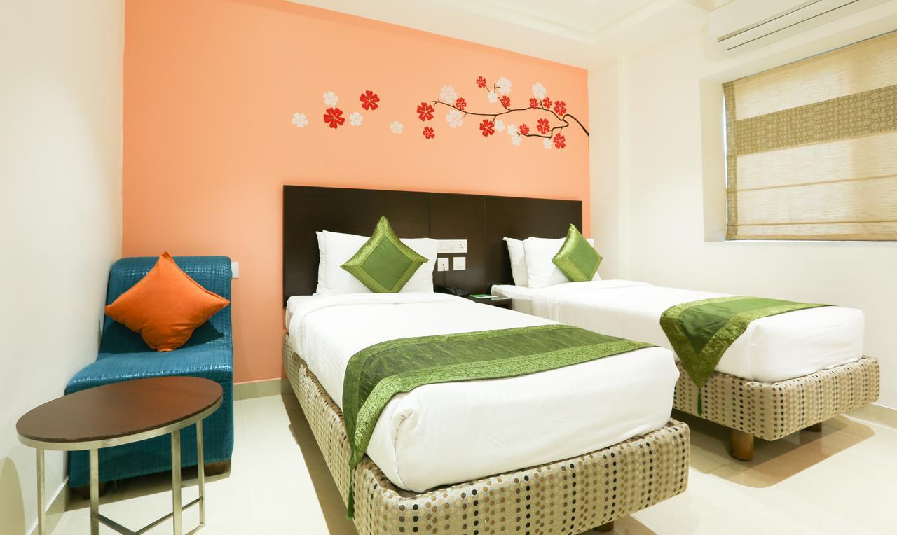Hotel Treebo C Plaza à Vijayawāda Extérieur photo