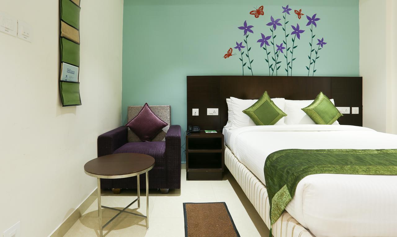 Hotel Treebo C Plaza à Vijayawāda Extérieur photo