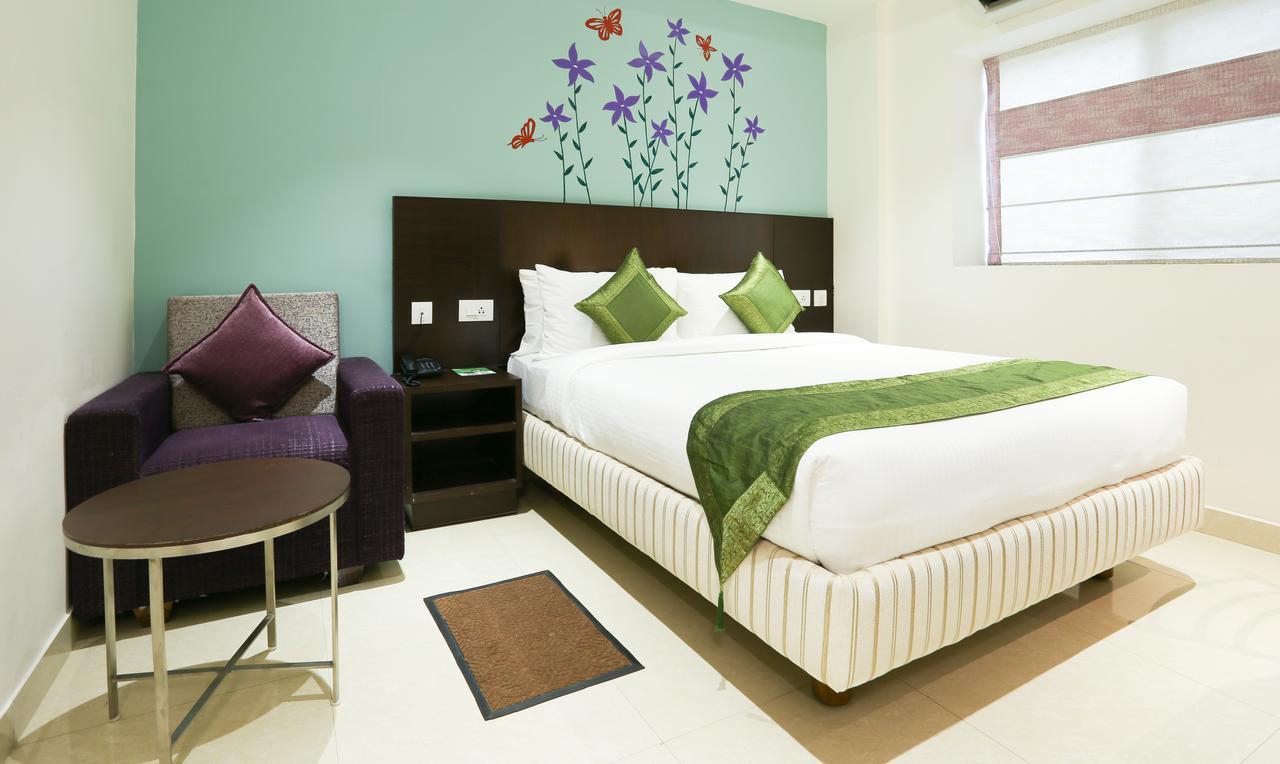 Hotel Treebo C Plaza à Vijayawāda Extérieur photo